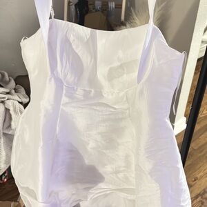 Elegant White Sleeveless Dress